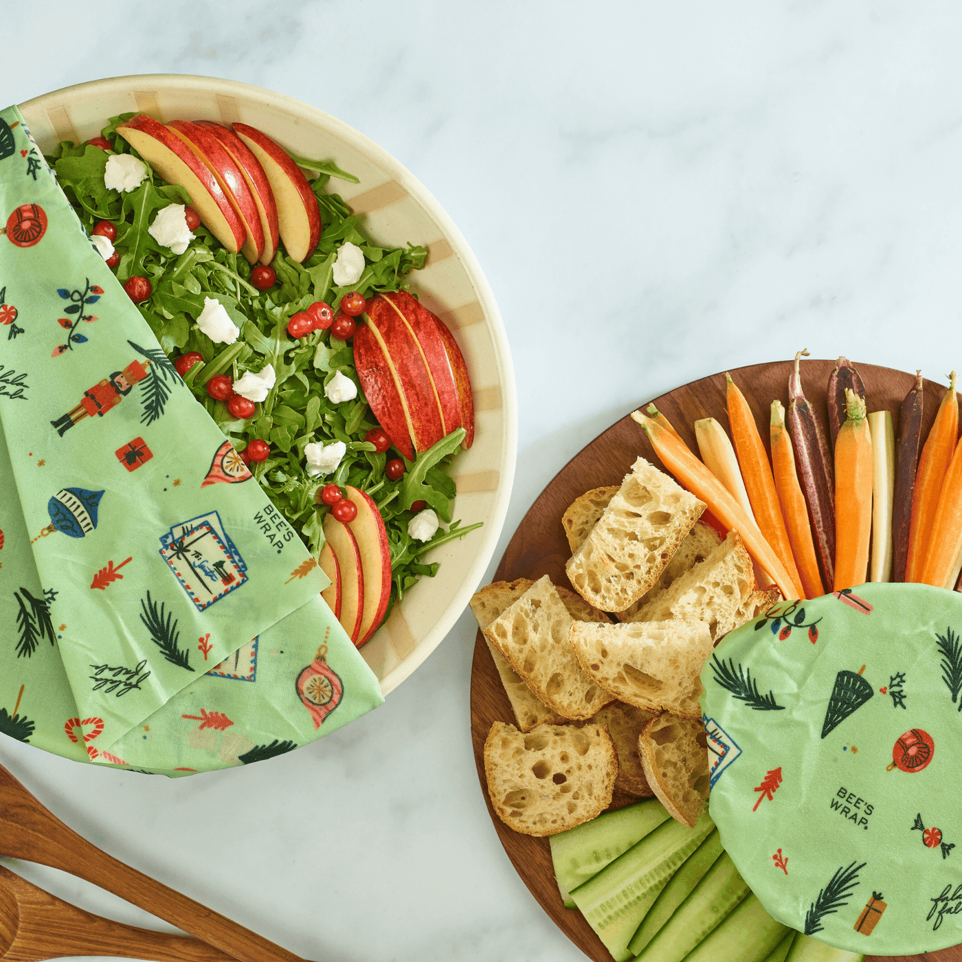 https://www.beeswrap.com/cdn/shop/files/HolidayBuzzLifestyle3_84995b82-cbc4-41d6-9898-d2ebfb59a36c_1400x.png?v=1694852345